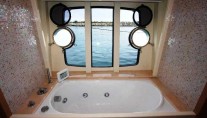 Tugarka -  Jaccuzi in Master bath